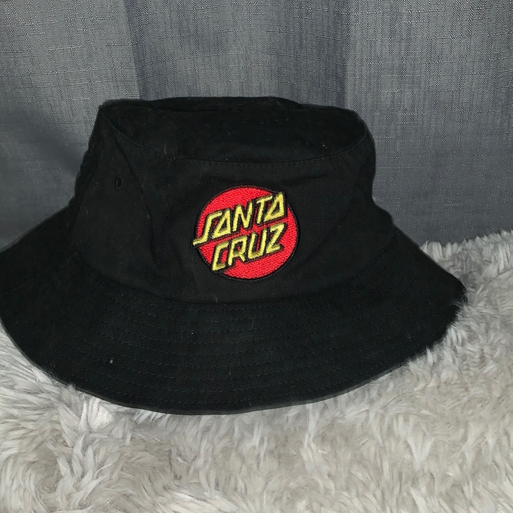 santa cruz bucket hat